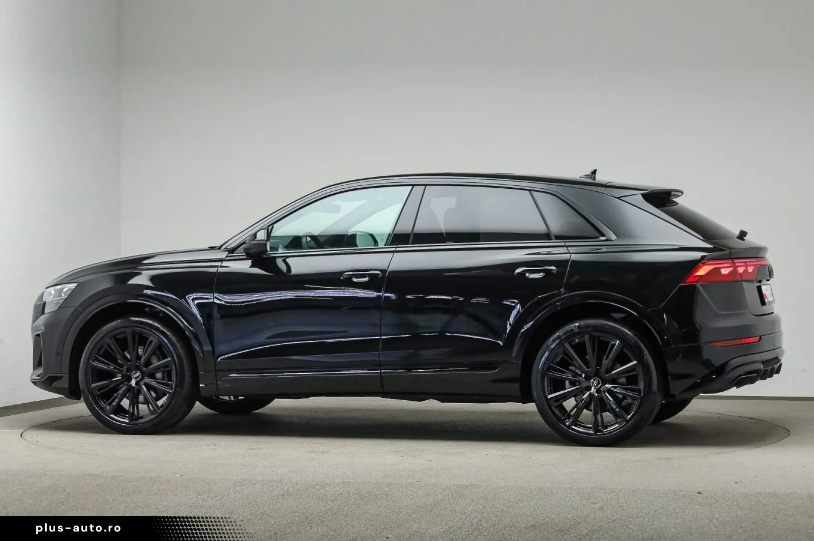 AUDI Q8 55 TFSI qu. 2 x S line black  HUD  Pano  AHK