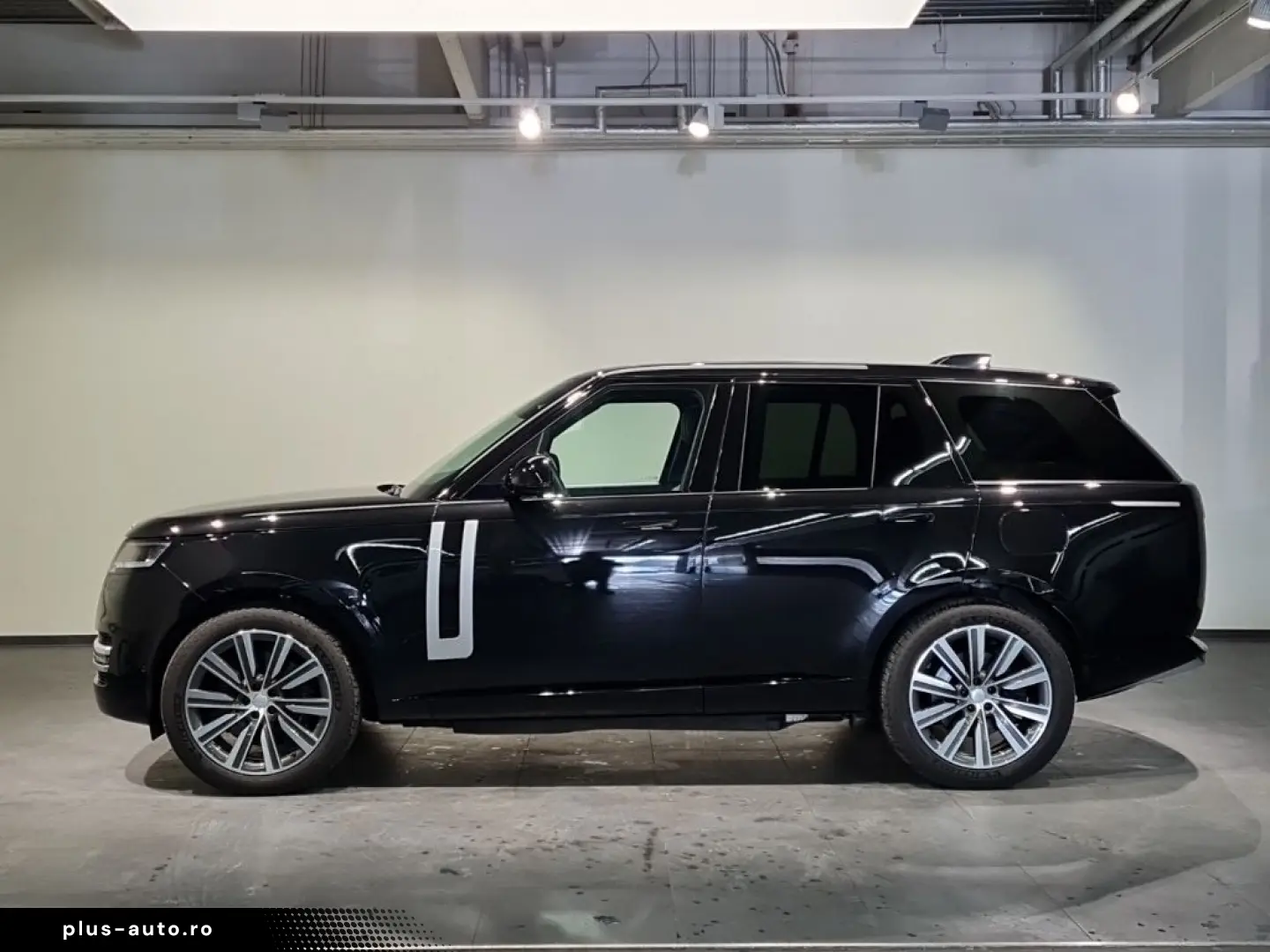 LAND ROVER Range Rover P550e Autobiography