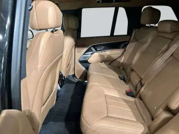 LAND ROVER Range Rover D300 HSE