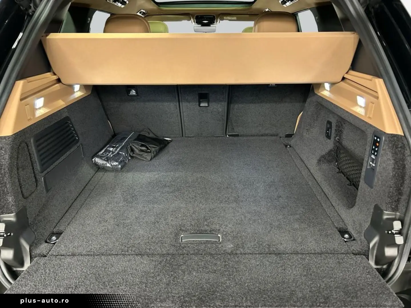 LAND ROVER Range Rover D300 HSE