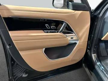 LAND ROVER Range Rover D300 HSE