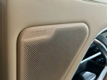 LAND ROVER Range Rover D300 HSE