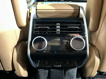 LAND ROVER Range Rover D300 HSE