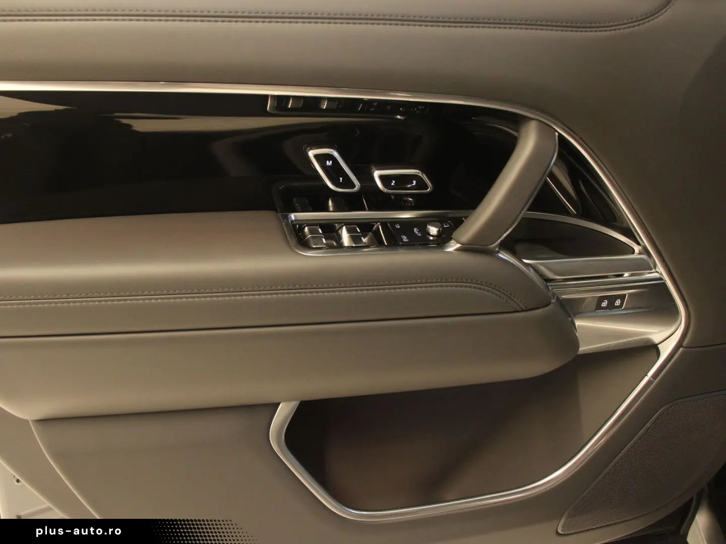 LAND ROVER Range Rover P460e HSE Hybrid AHK Pano