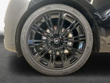 LAND ROVER Range Rover D300 HSE