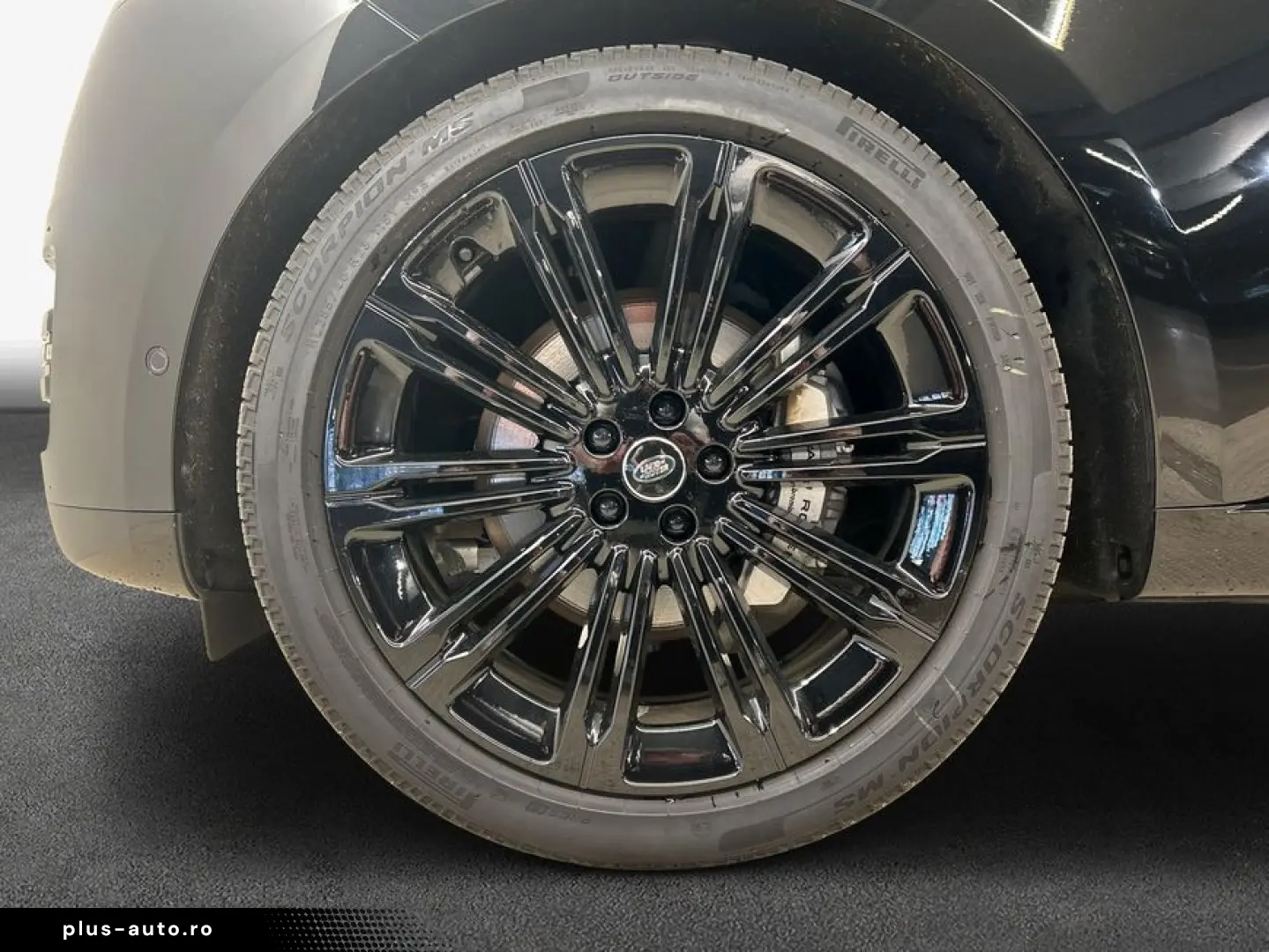 LAND ROVER Range Rover D300 HSE