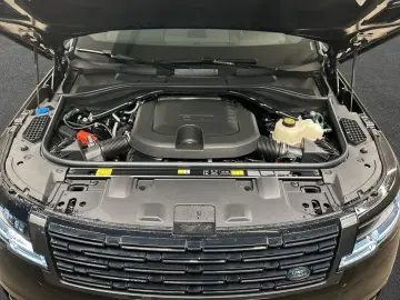 LAND ROVER Range Rover D300 HSE