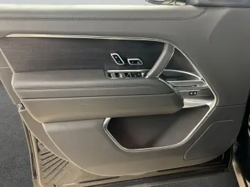 LAND ROVER Range Rover D300 HSE