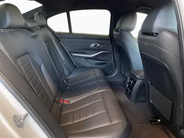 BMW 320dA xDrive M Sport AHK HUD Stop&Go DA HiFi PA