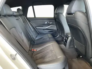 BMW 320dA xD Tour M Sport - AHK St Go H K MEM adLED