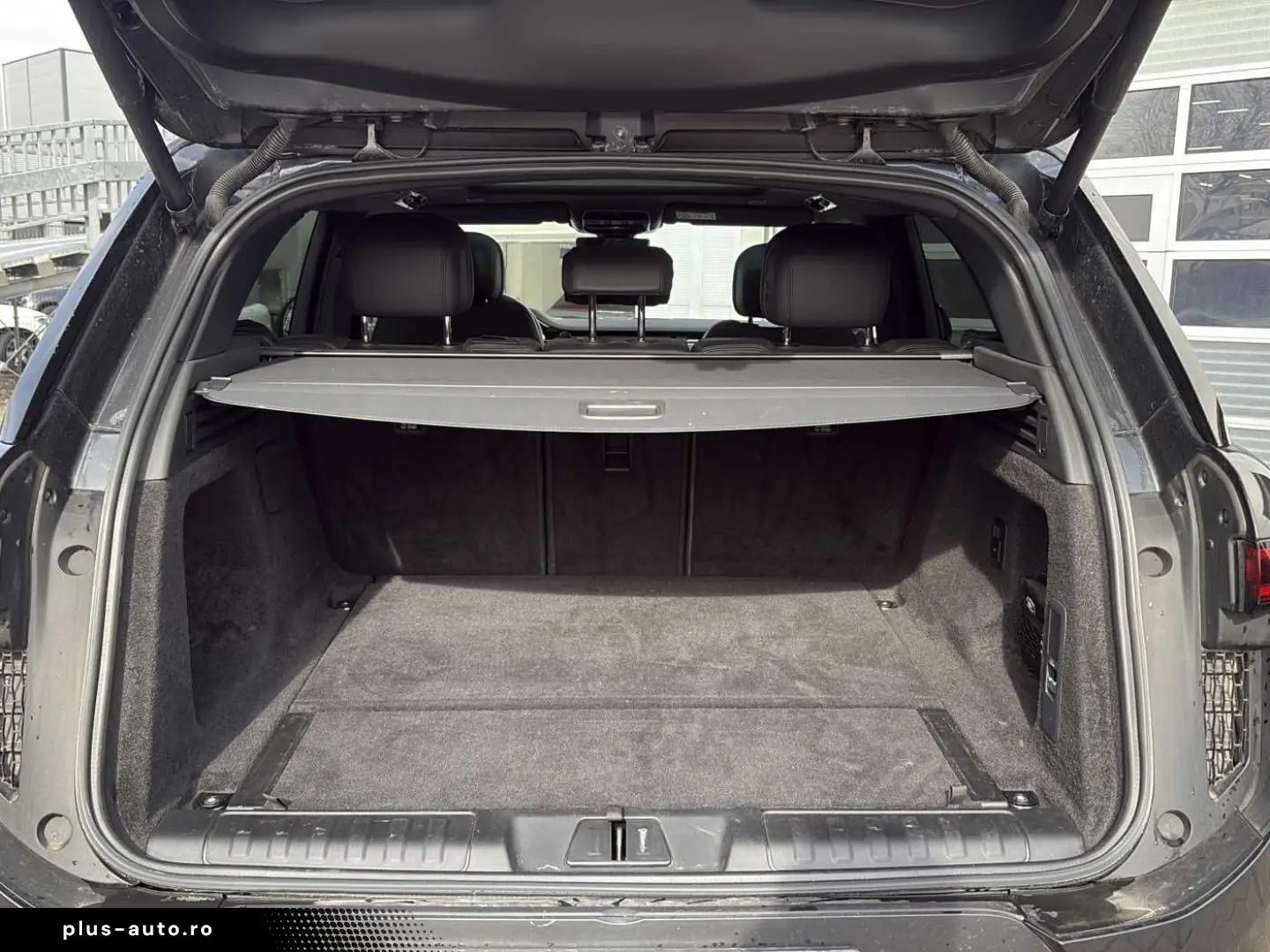 LAND ROVER Range Rover Sport D300 SE AHK Pano 3dSurround