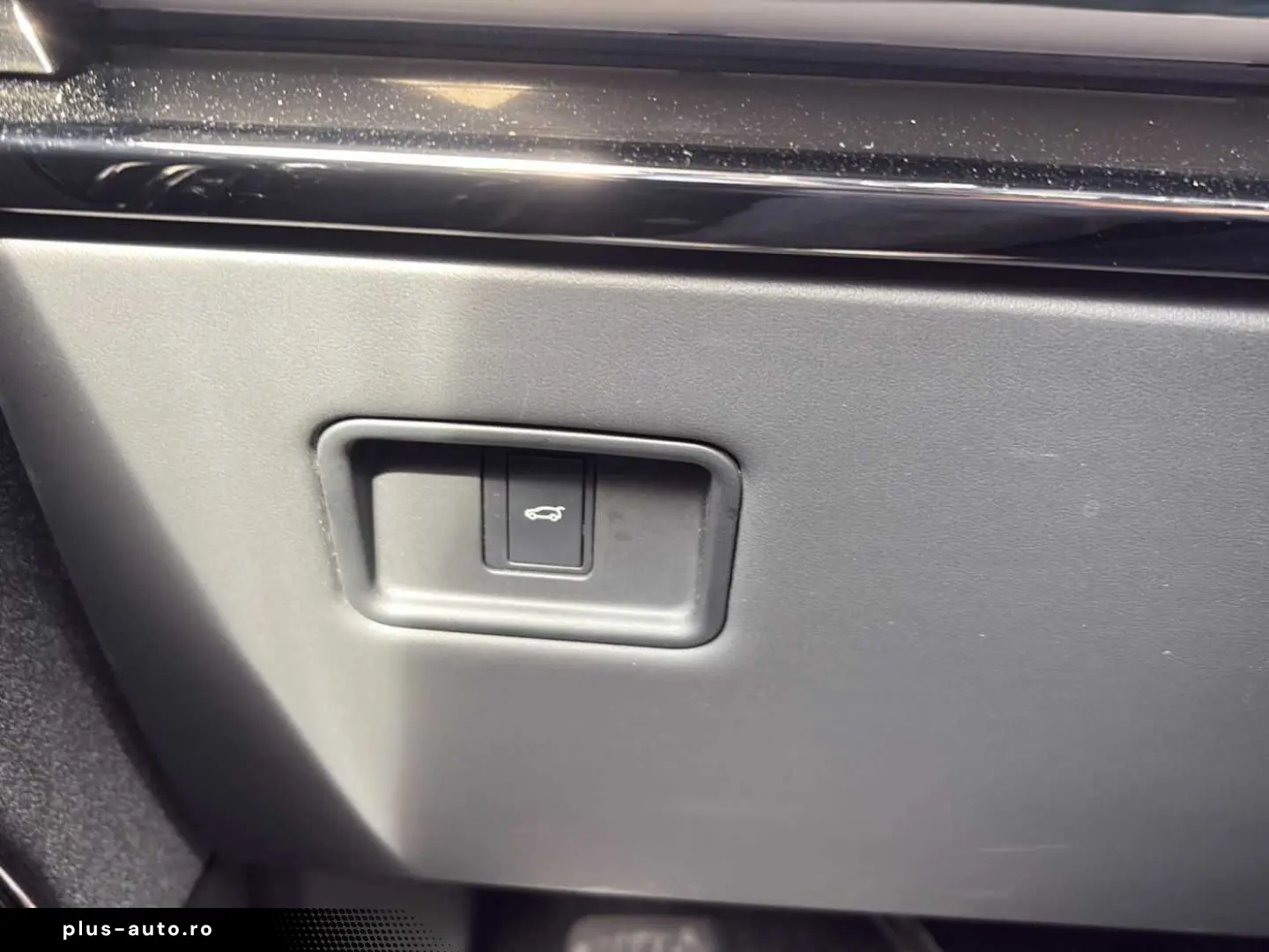 LAND ROVER Range Rover Sport D300 SE AHK Pano 3dSurround