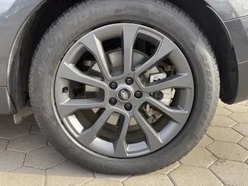 LAND ROVER Range Rover Sport D300 SE AHK Pano 3dSurround