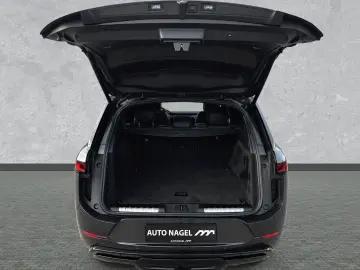 LAND ROVER Range Rover Sport D300 Dyn. SE AHK Black WinterP