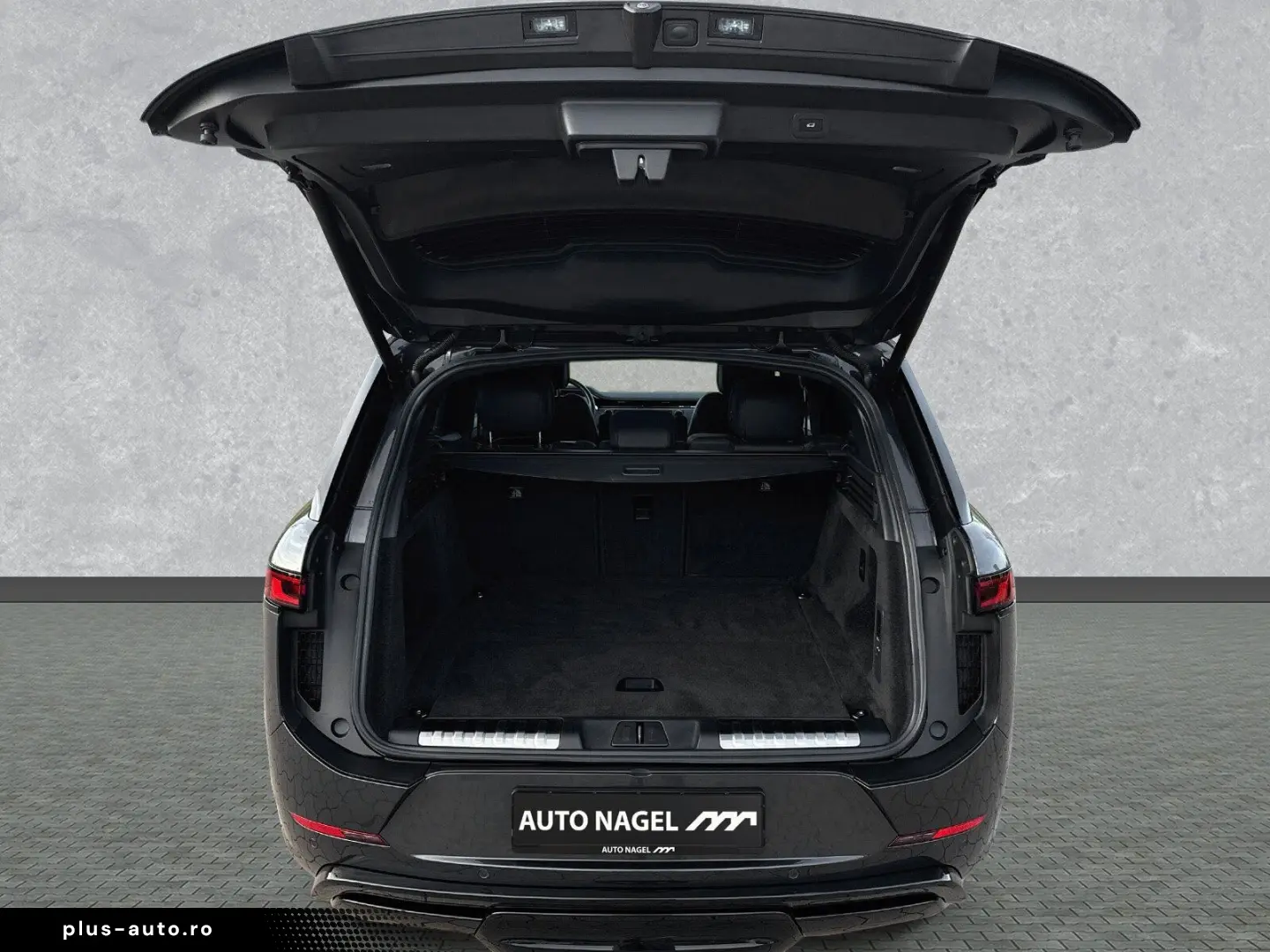 LAND ROVER Range Rover Sport D300 Dyn. SE AHK Black WinterP