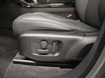 LAND ROVER Range Rover Velar 2.0 D200 DYNAMIC SE AWD AHK Bl