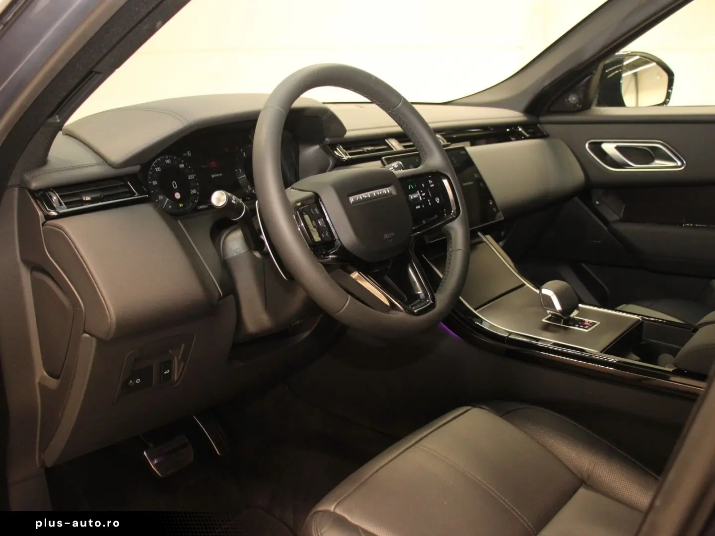 LAND ROVER Range Rover Velar D300 Dynamic SE AHK Pano