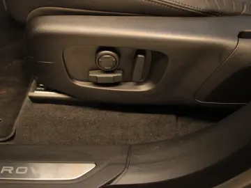 LAND ROVER Range Rover Velar D300 Dynamic SE AHK Pano