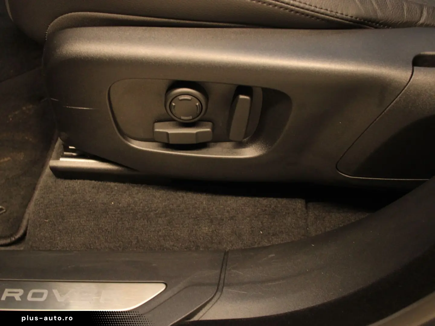 LAND ROVER Range Rover Velar D300 Dynamic SE AHK Pano