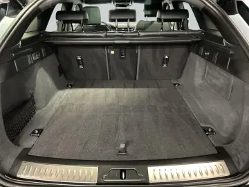 LAND ROVER Range Rover Velar D300 Dynamic SE