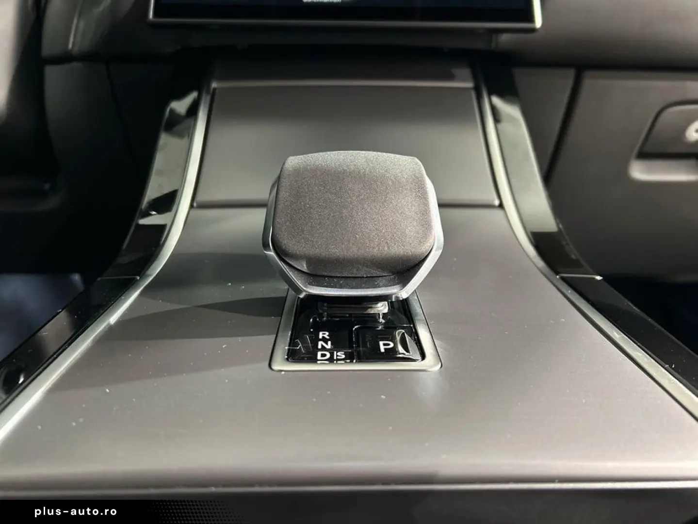 LAND ROVER Range Rover Velar P400e S