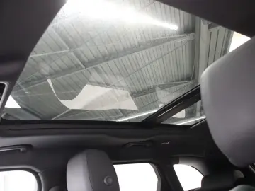 LAND ROVER Range Rover Velar D300 Dynamic SE AHK Pano