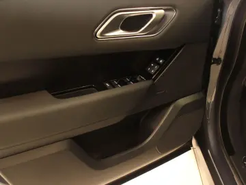 LAND ROVER Range Rover Velar D300 Dynamic SE AHK Pano