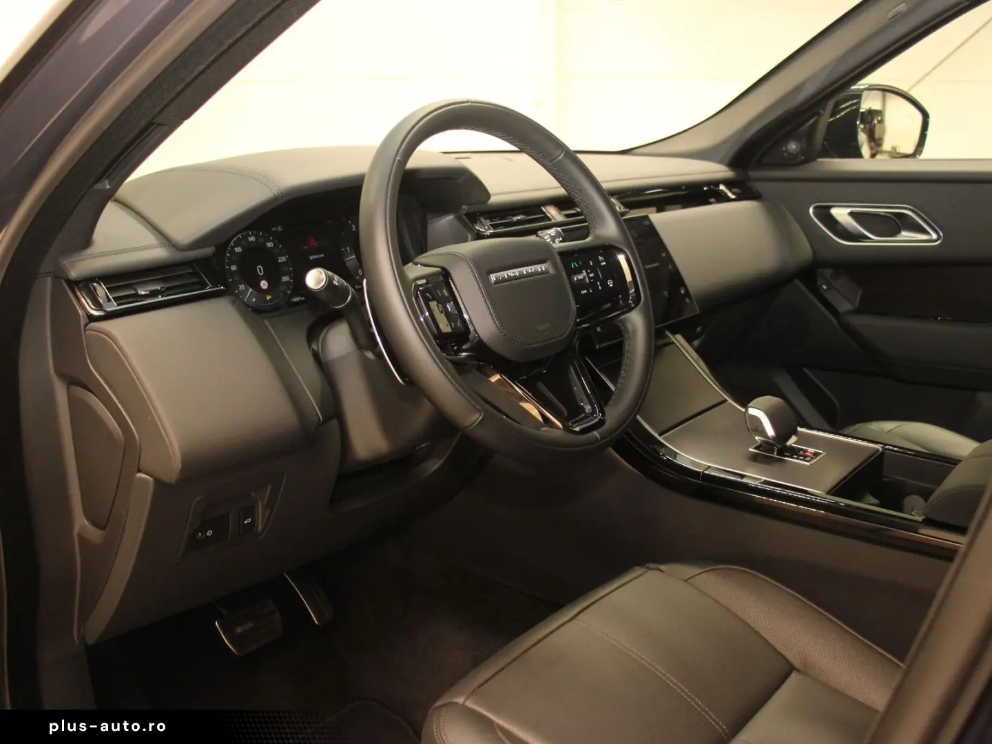 LAND ROVER Range Rover Velar D300 Dynamic SE AHK Pano