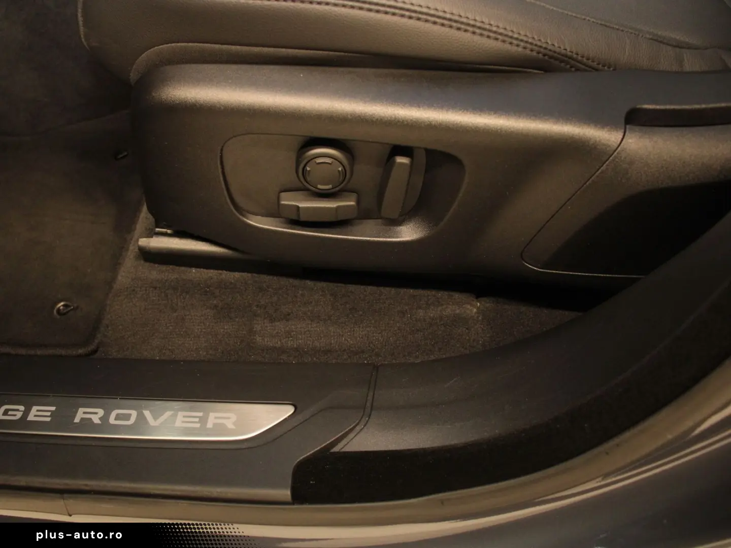 LAND ROVER Range Rover Velar D300 Dynamic SE AHK Pano