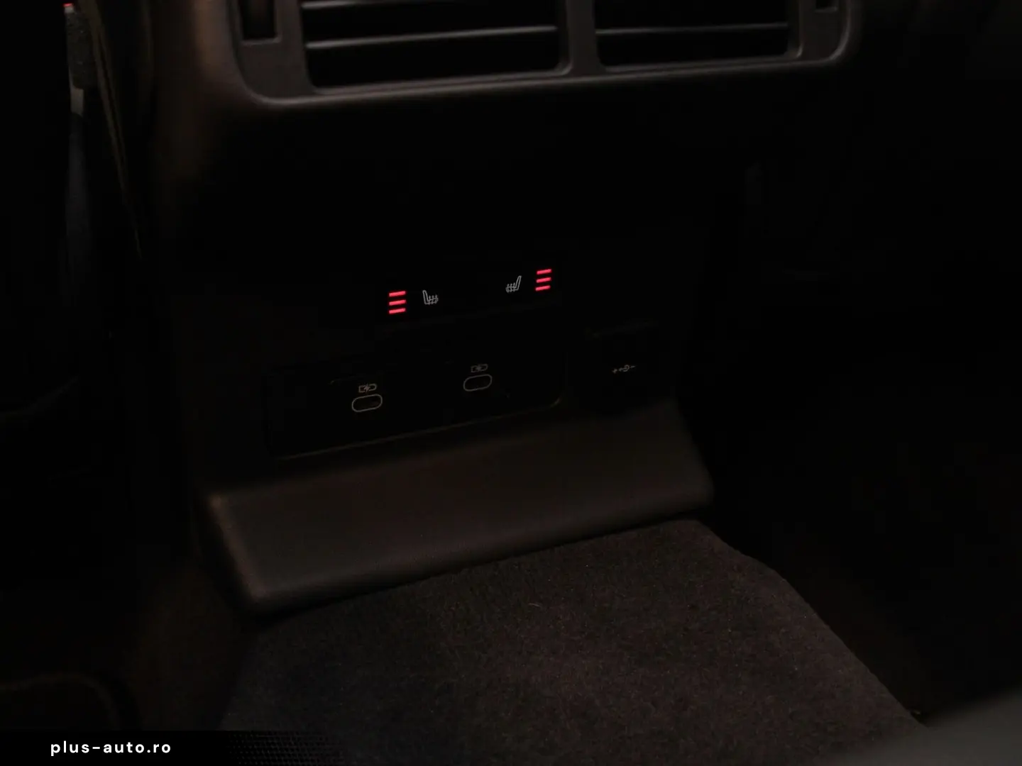 LAND ROVER Range Rover Velar D300 Dynamic SE AHK Pano