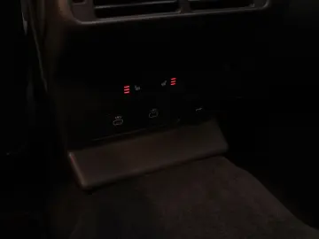 LAND ROVER Range Rover Velar D300 Dynamic SE AHK Pano