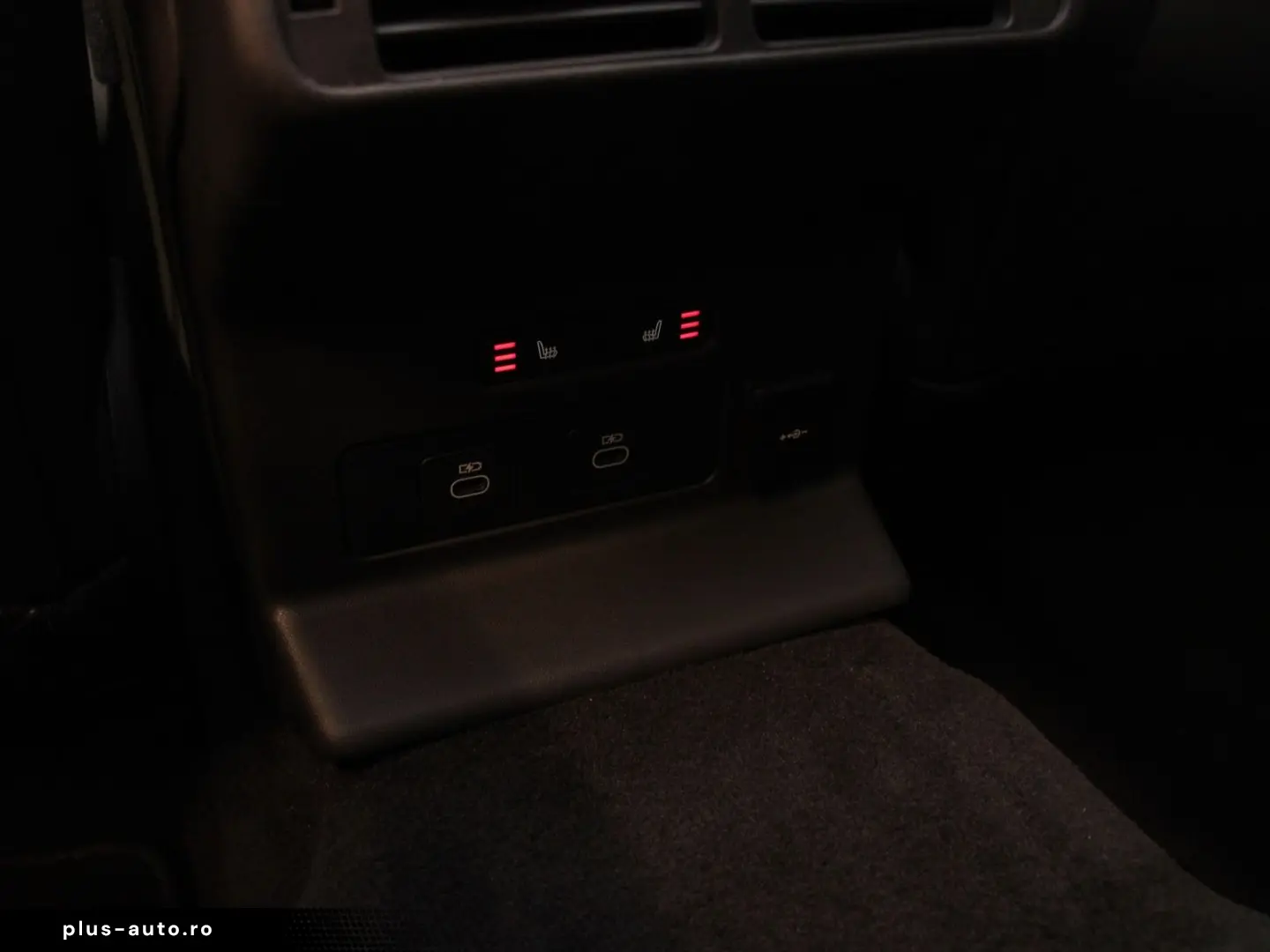 LAND ROVER Range Rover Velar D300 Dynamic SE AHK Pano