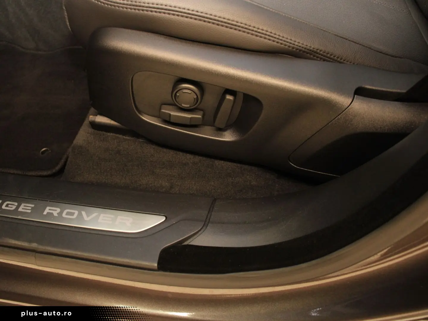 LAND ROVER Range Rover Velar D300 Dynamic SE AHK Pano