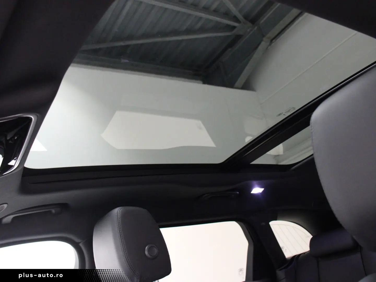 LAND ROVER Range Rover Velar D300 Dynamic SE AHK Pano