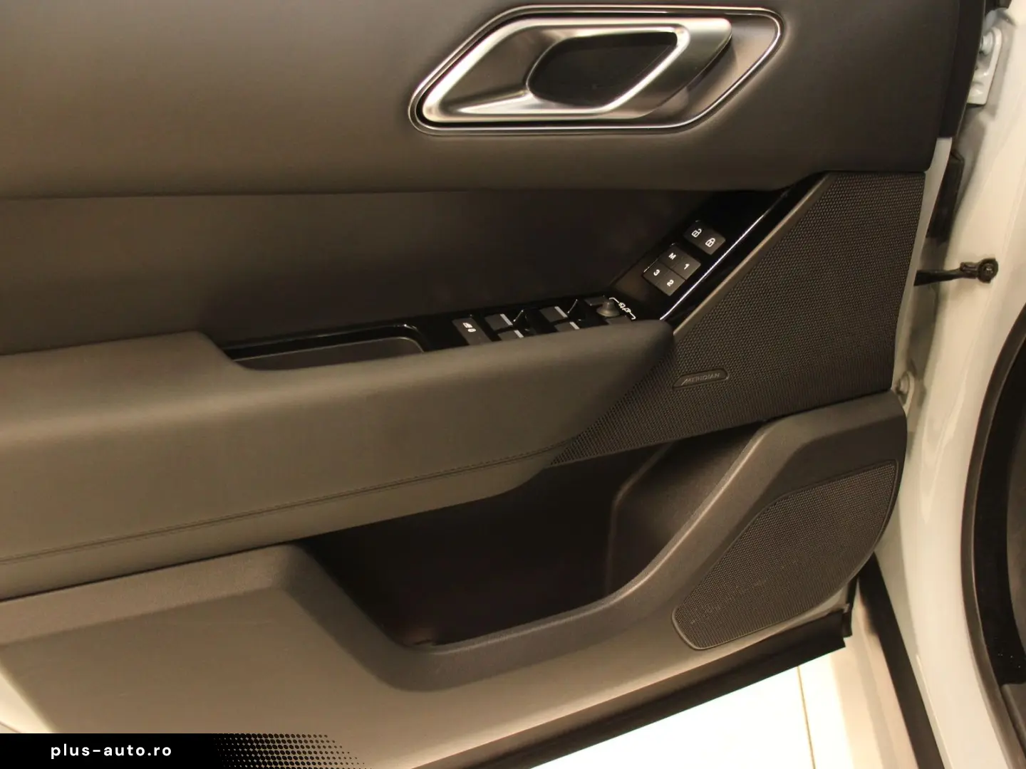 LAND ROVER Range Rover Velar D300 Dynamic SE AHK Pano