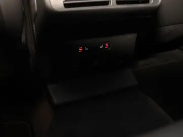 LAND ROVER Range Rover Velar D300 Dynamic SE AHK Pano