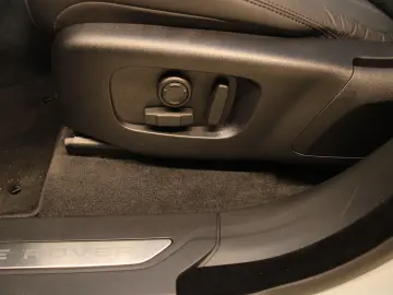 LAND ROVER Range Rover Velar D300 Dynamic SE AHK Pano