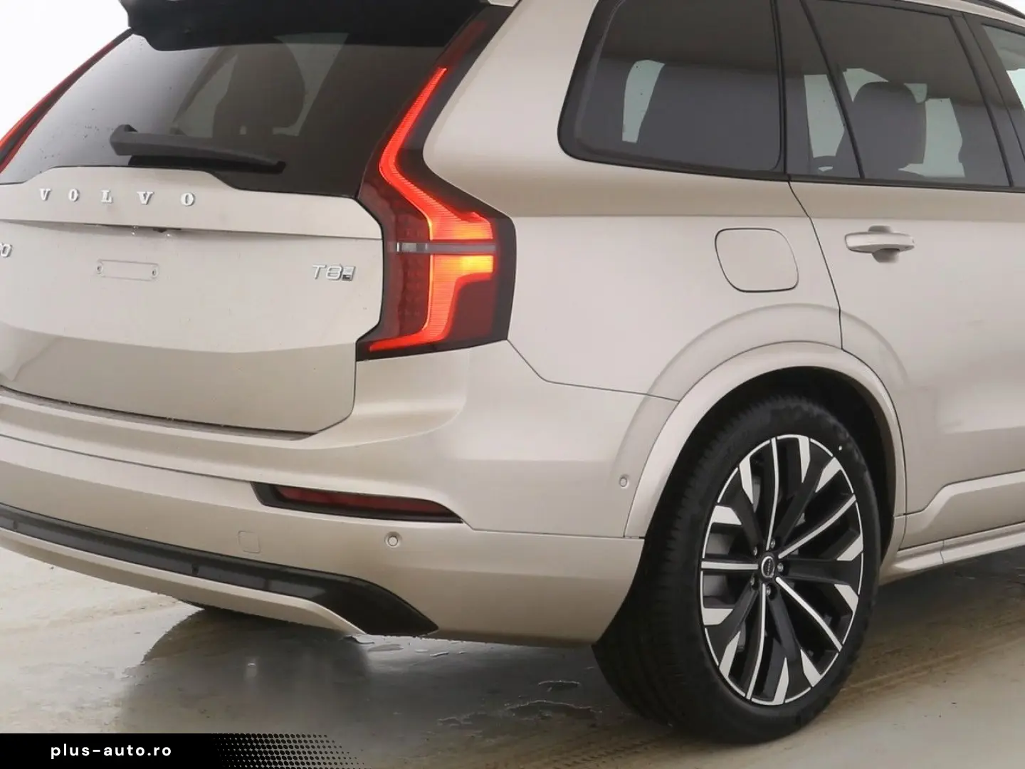 VOLVO XC90 T8 Plus Dark Plug-In Hybrid LuftFw  SD 360