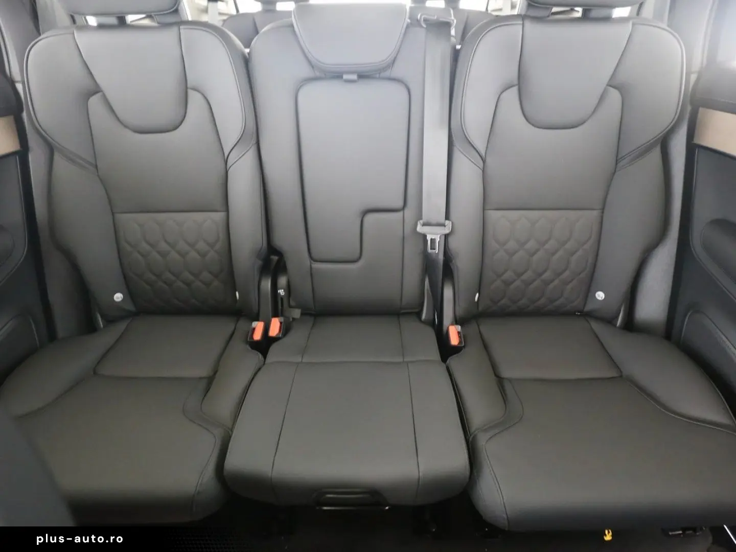 VOLVO XC90 T8 Plus Dark Plug-In Hybrid LuftFw  SD 360