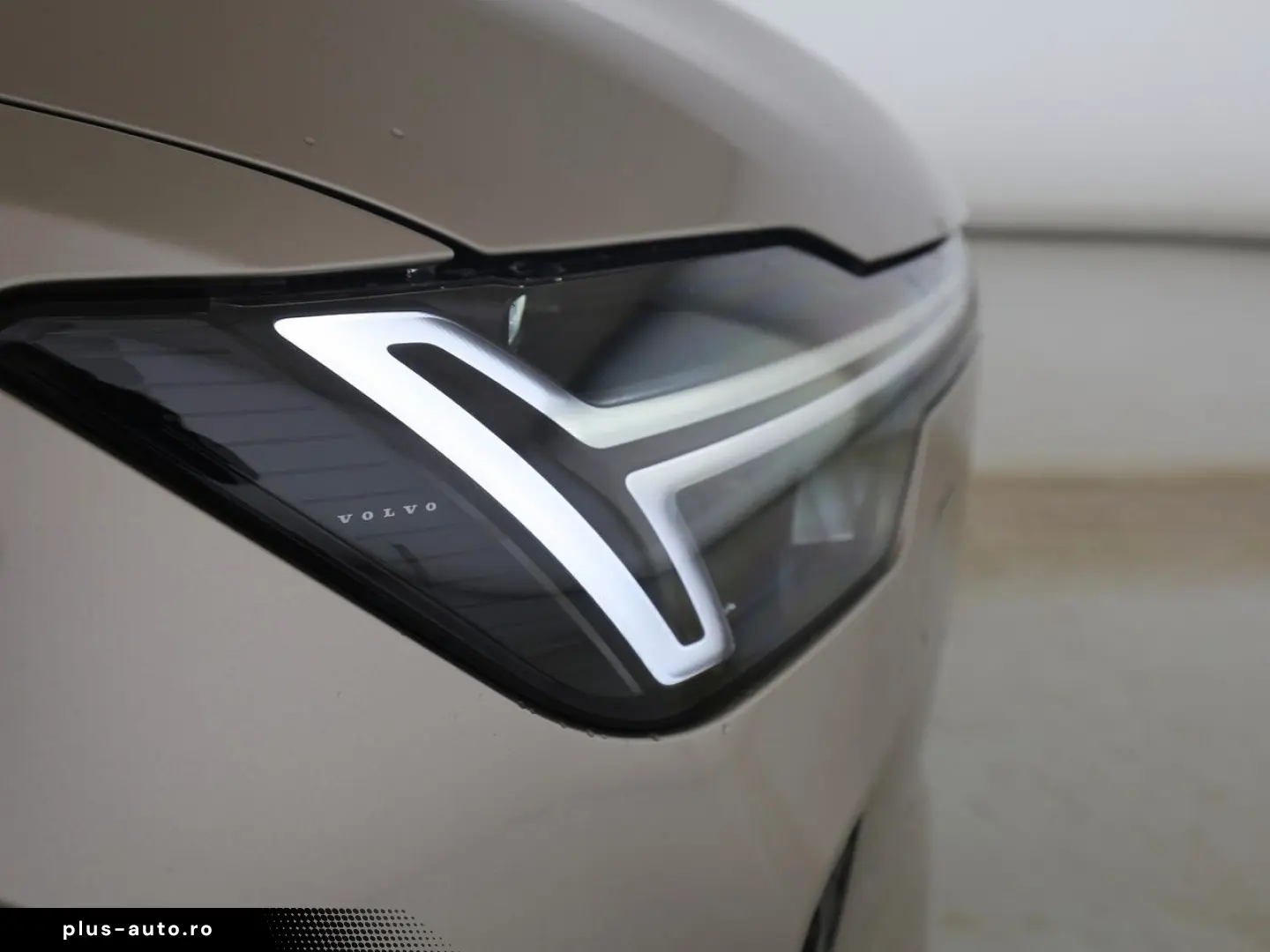 VOLVO XC90 T8 Plus Dark Plug-In Hybrid LuftFw  SD 360