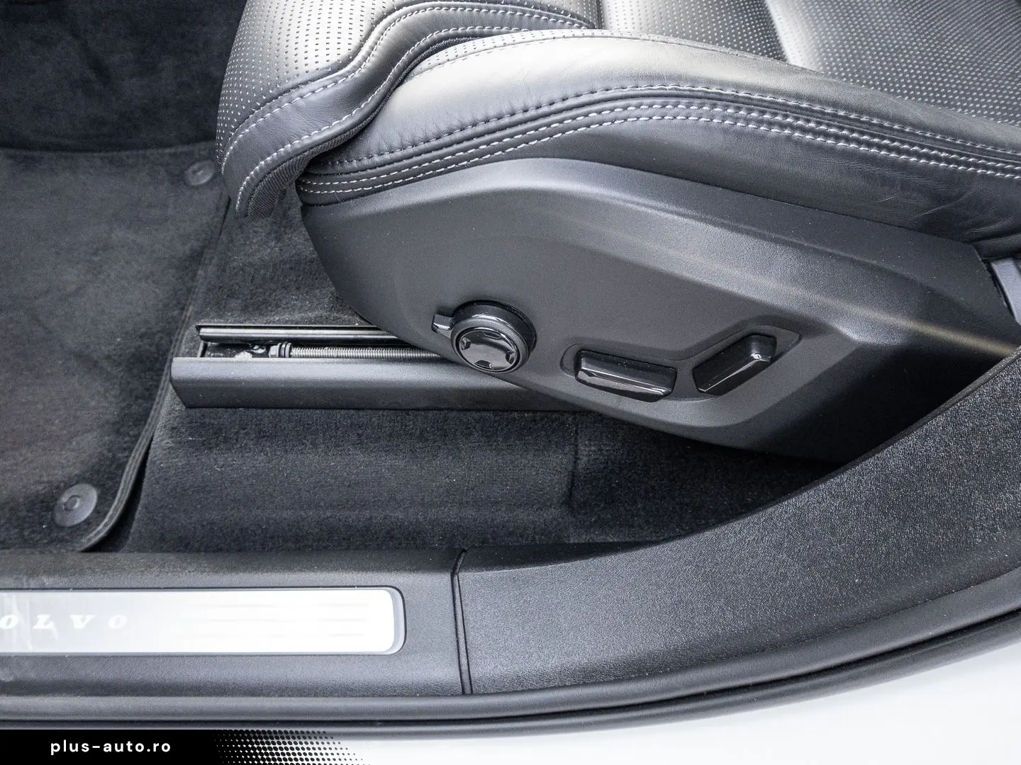 VOLVO XC90 Plus Bright AWD 7-Sitzer AD StandHZG AHK Di