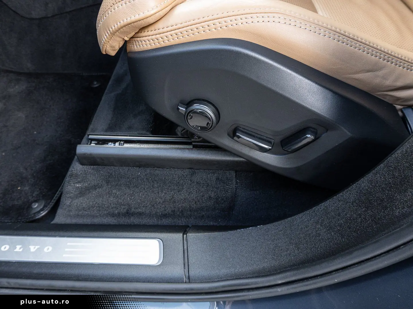 VOLVO XC90 B5 AWD Plus Bright AHK LED 360Grad