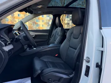 VOLVO XC90 Ultimate Bright AWD~7Sitz~Pano~Lede~ACC~Kam