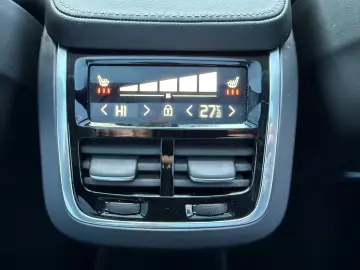 VOLVO XC90 Ultimate Bright AWD~7Sitz~Pano~Lede~ACC~Kam