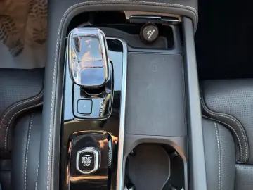 VOLVO XC90 Ultimate Bright AWD~7Sitz~Pano~Lede~ACC~Kam