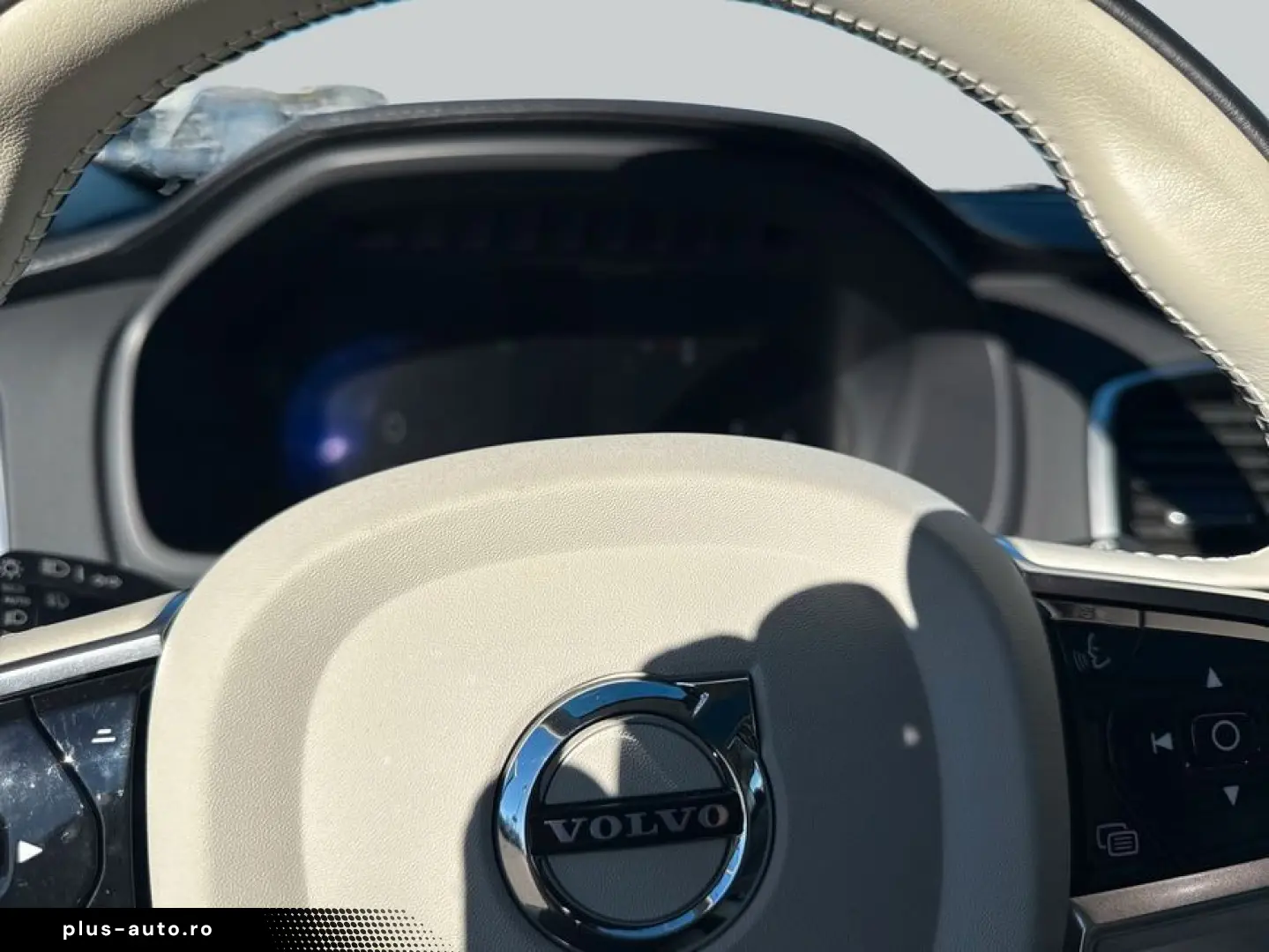 VOLVO XC90 B5 B AWD Plus Bright Pano AHK Privacy 360 V