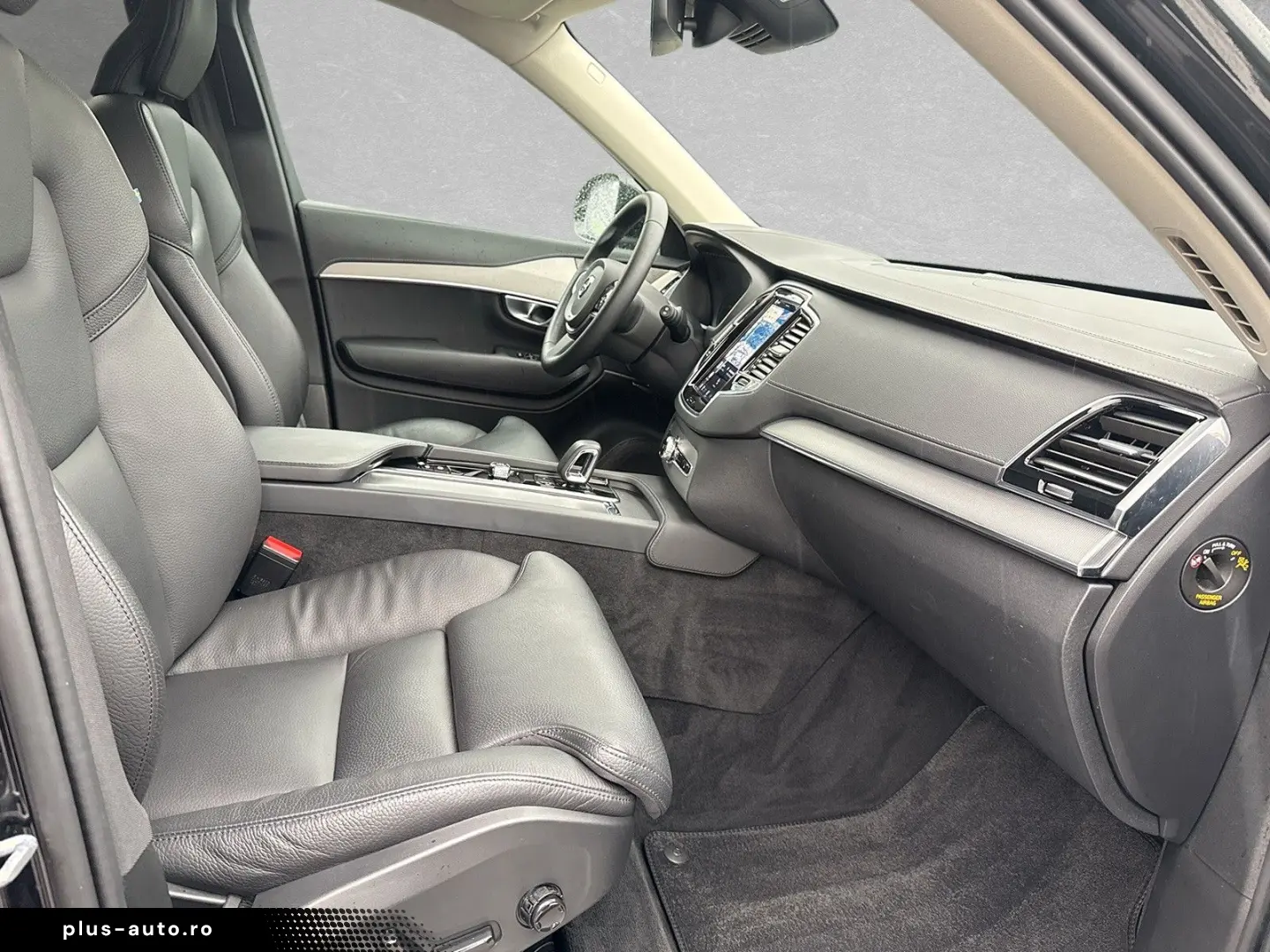 VOLVO XC90 B5 AWD Mild-Hybrid Plus Bright 7-Sitzer AHK