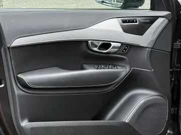 VOLVO XC90 R Design AWD AD StandHZG AHK Navi Digitales