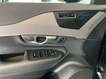 VOLVO XC90 B5 AWD Plus-Bright Glasd 7S 360  Standh Led