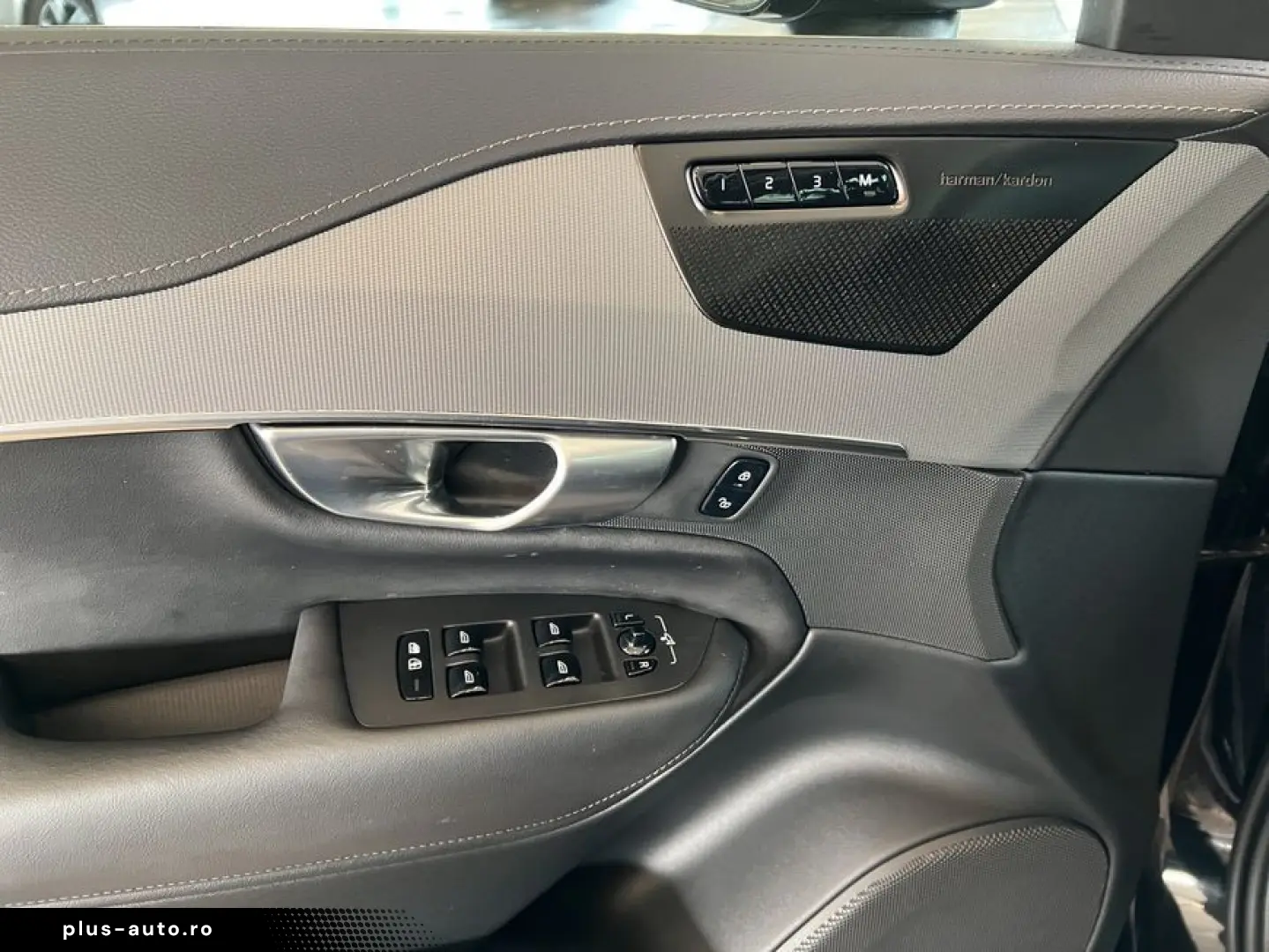 VOLVO XC90 B5 AWD Plus-Bright Glasd 7S 360  Standh Led